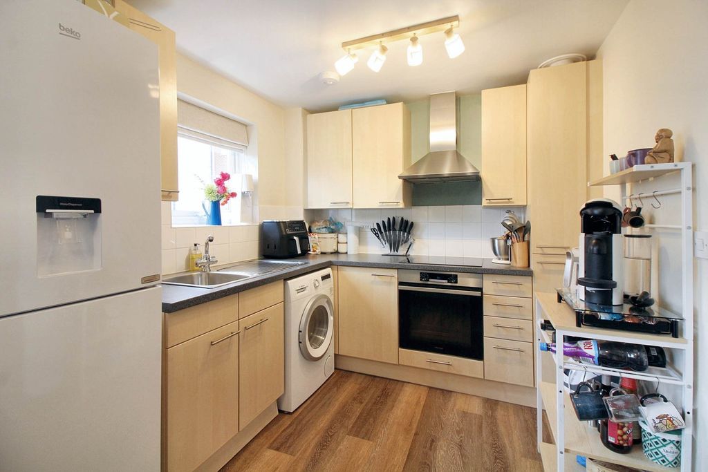 Property photo 2 of 9