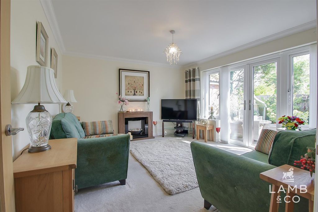 Property photo 2 of 16