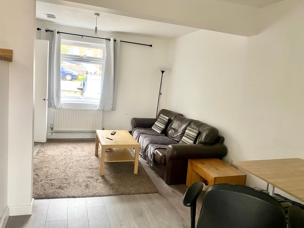 Property photo 3 of 10 Living Room