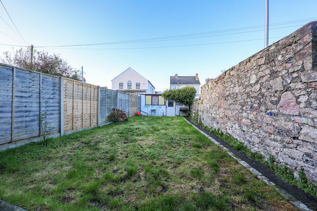 Property photo 2 of 11