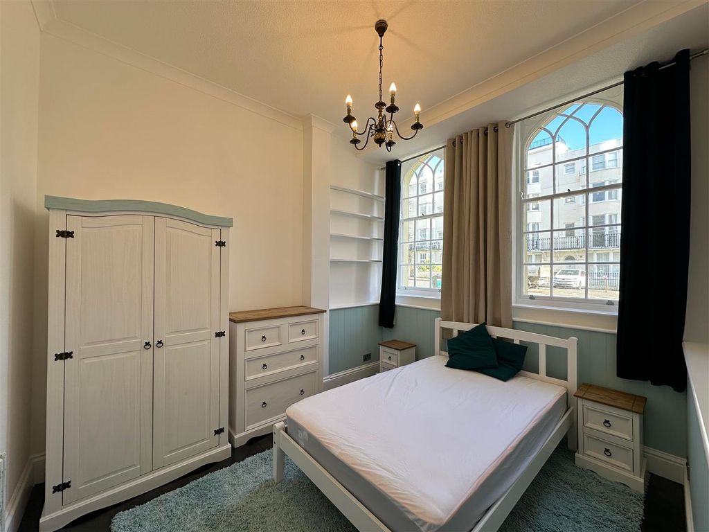 Property photo 3 of 7 Bedroom 2