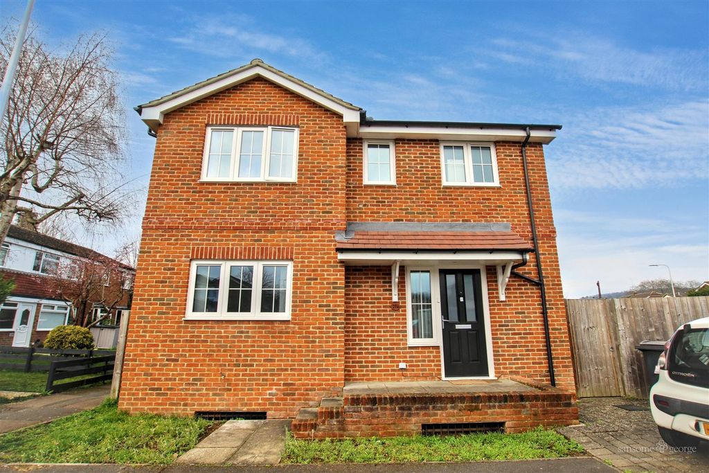 Property photo 1 of 18 Front