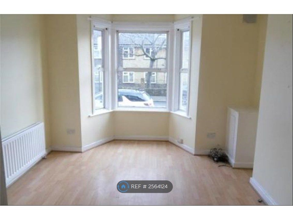 Property photo 2 of 10 Louge