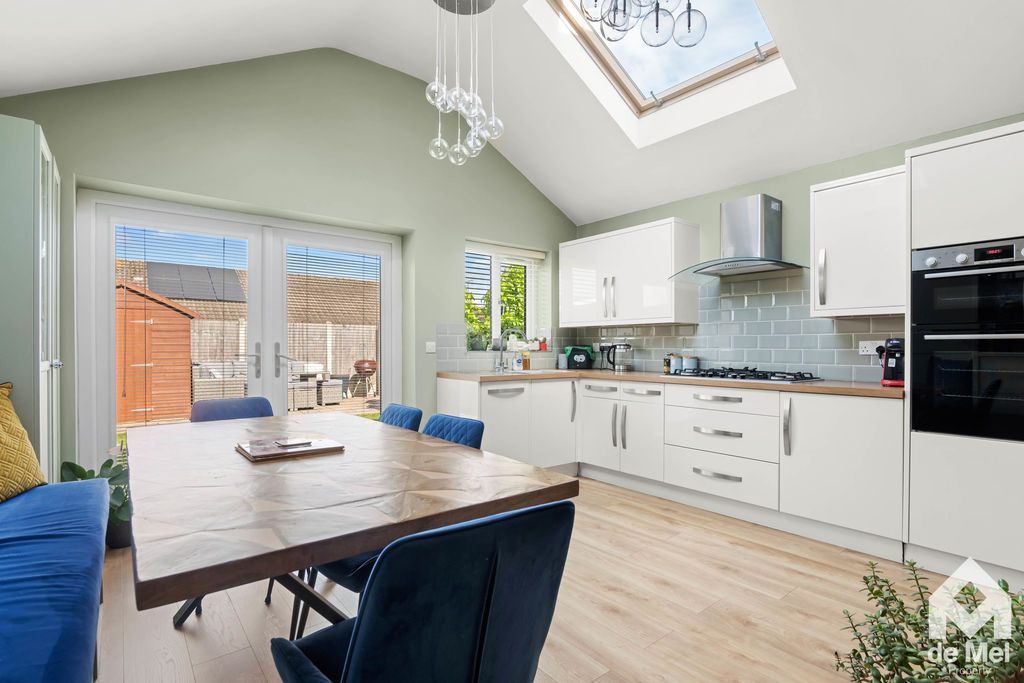 Property photo 2 of 14 Photo 9