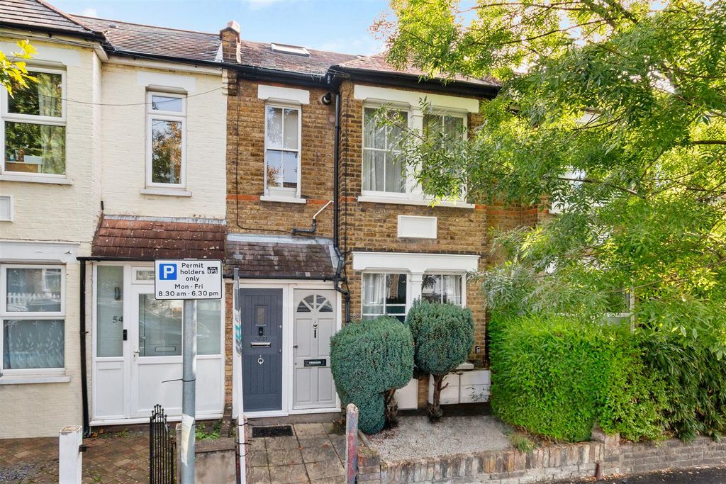 Property photo 3 of 10 External