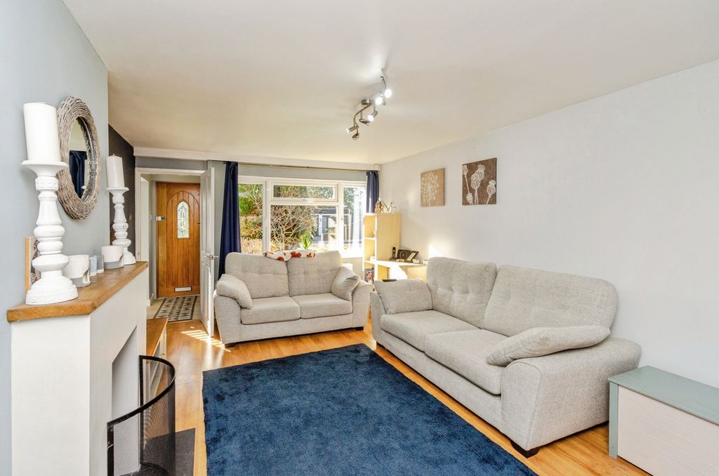 Property photo 3 of 17 Photo