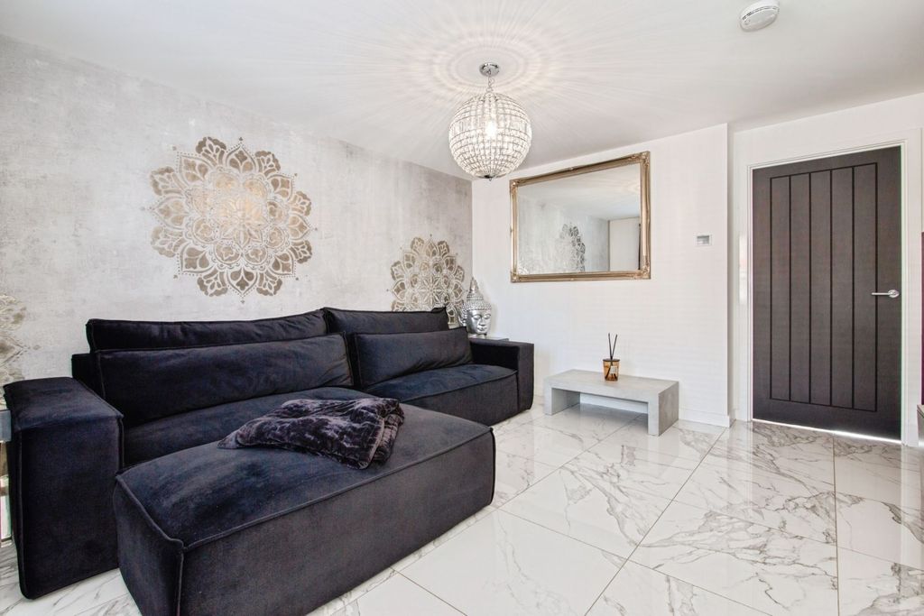 Property photo 3 of 15 Living Room