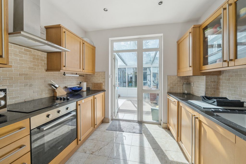 Property photo 3 of 14 1523616-7-6Ab5259...