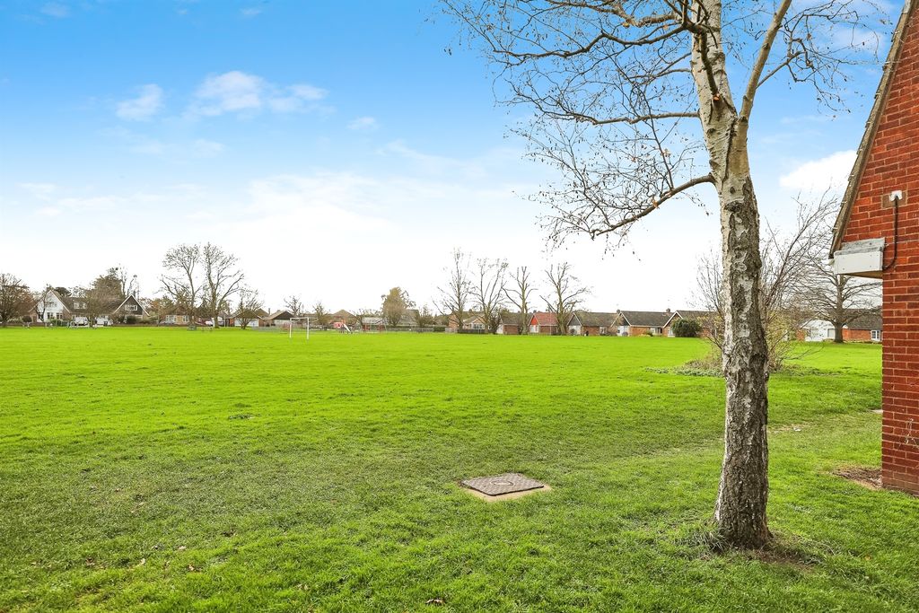 Property photo 2 of 17