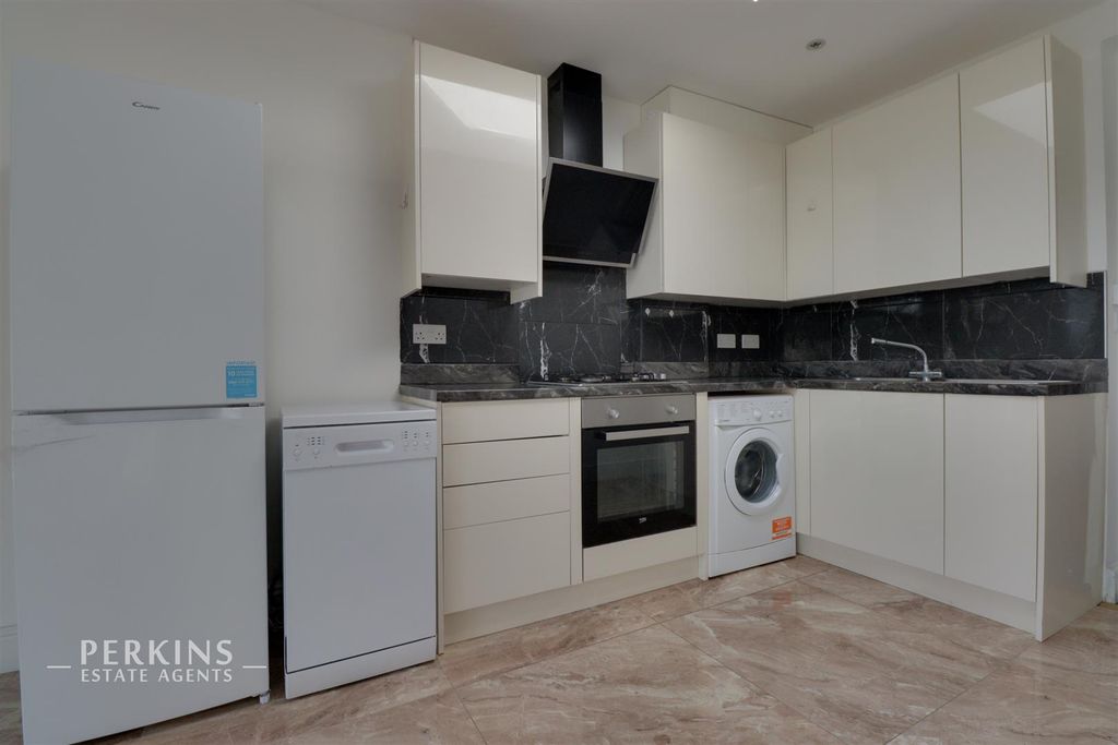Property photo 2 of 10 Kitchen.Jpg