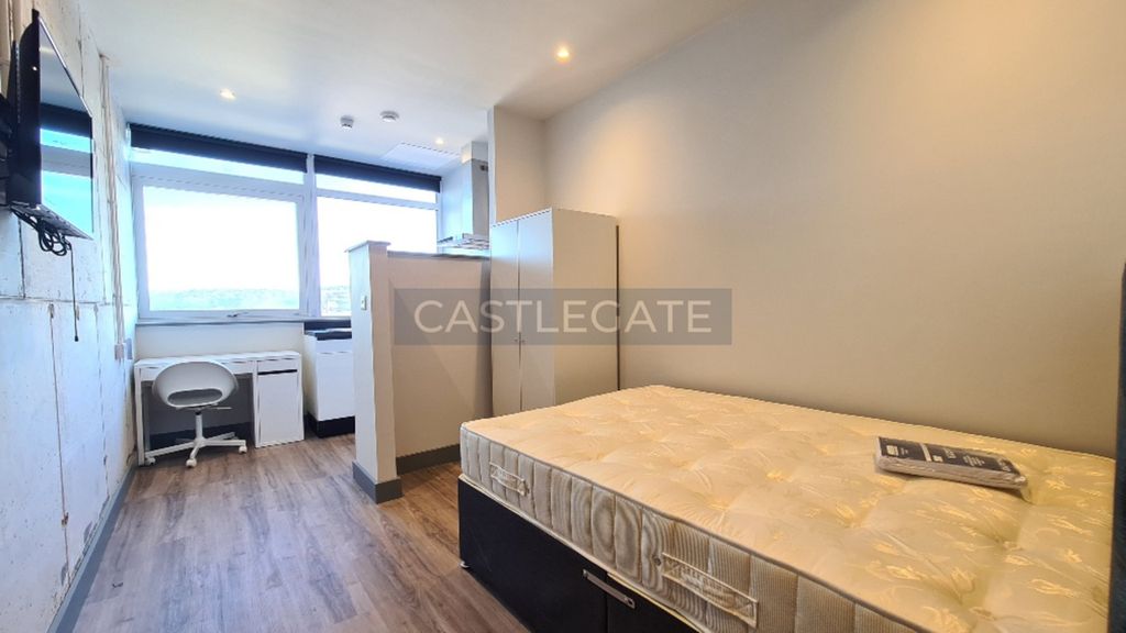 Property photo 1 of 14 Room 59, Renaissance Works, 103 New Street, Huddersfield, HD1 2Tw