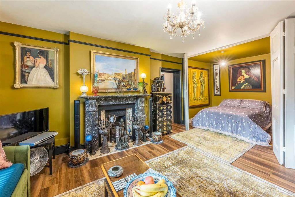 Property photo 3 of 18 1A, 32 Brunswick Terrace-6.Jpg