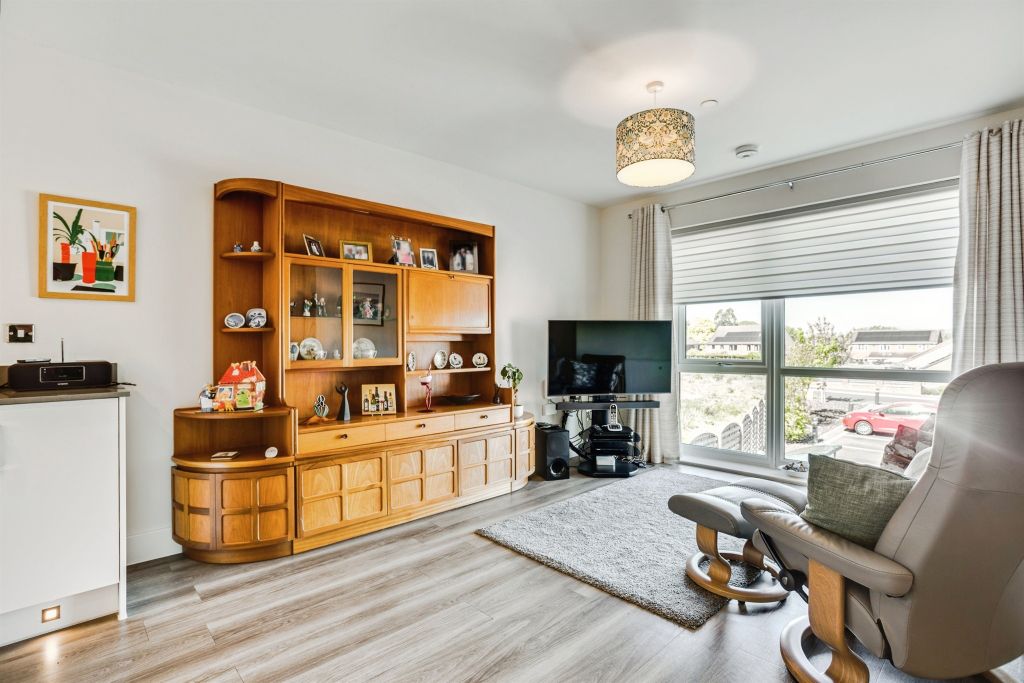 Property photo 2 of 16