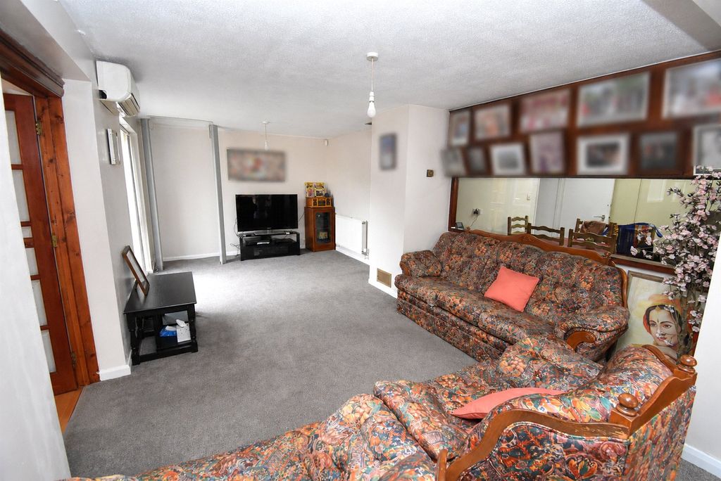 Property photo 2 of 24 Picture No. 34
