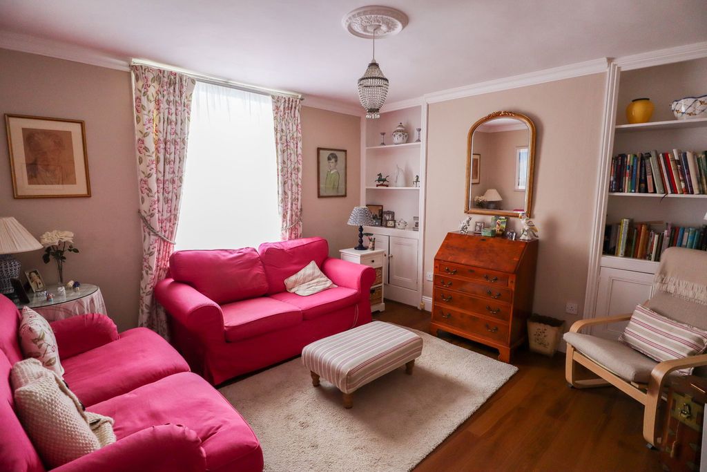 Property photo 3 of 16