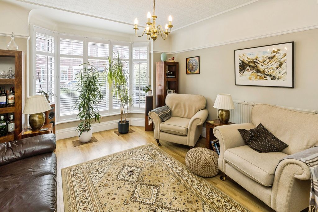 Property photo 3 of 19 Pbox-Img.Jpg