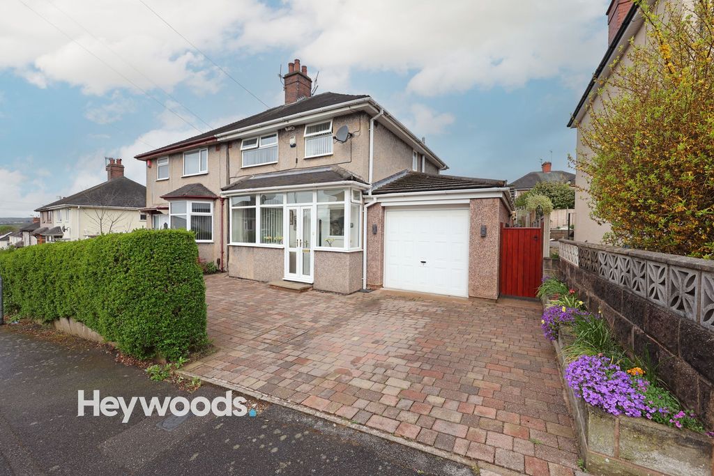 Property photo 1 of 40