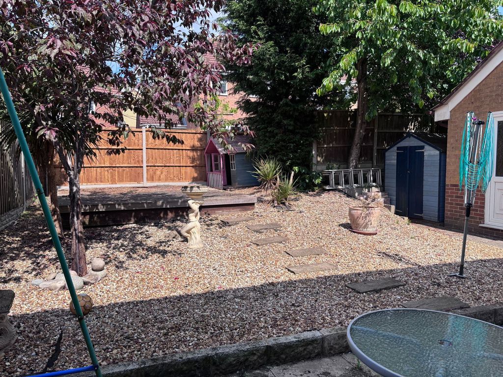 Property photo 2 of 20