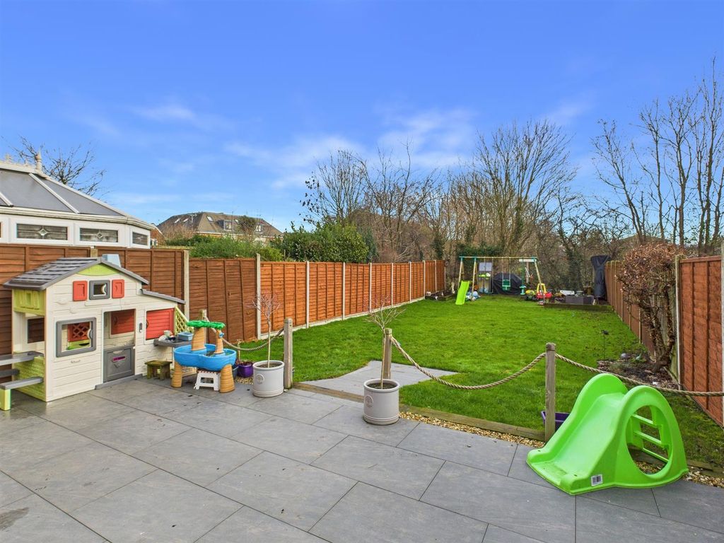 Property photo 3 of 17