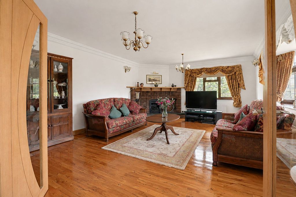 Property photo 2 of 22
