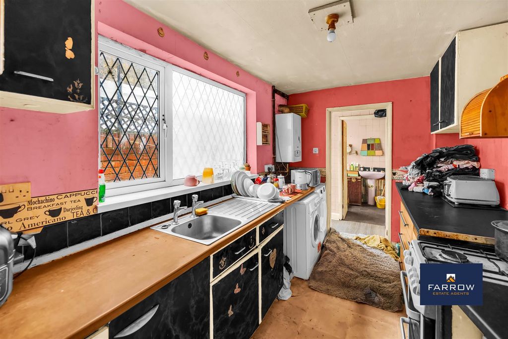 Property photo 3 of 15 Kitchen