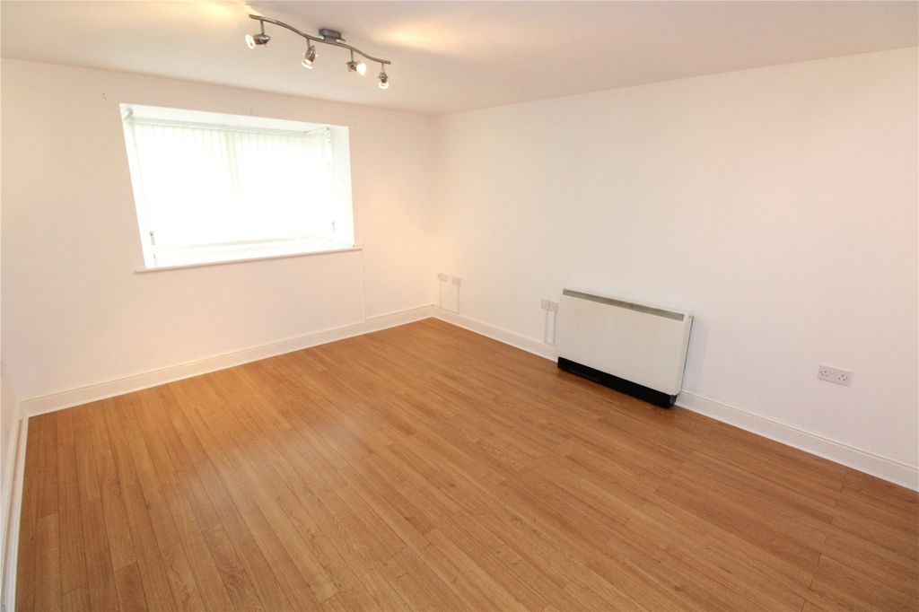 Property photo 2 of 6 Lounge