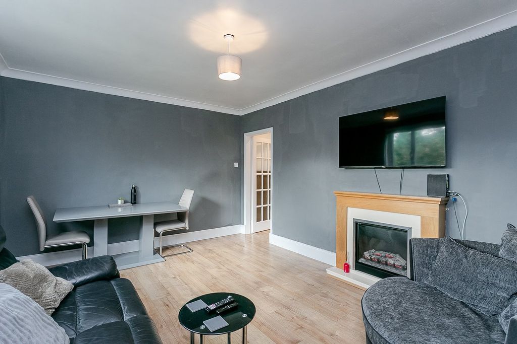 Property photo 3 of 26