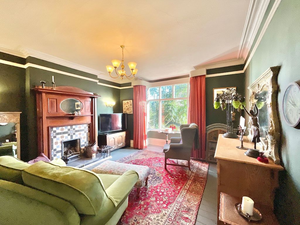 Property photo 2 of 38