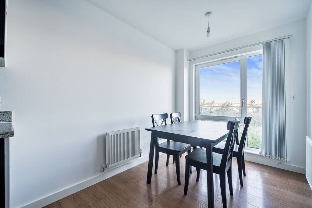 Property photo 3 of 26