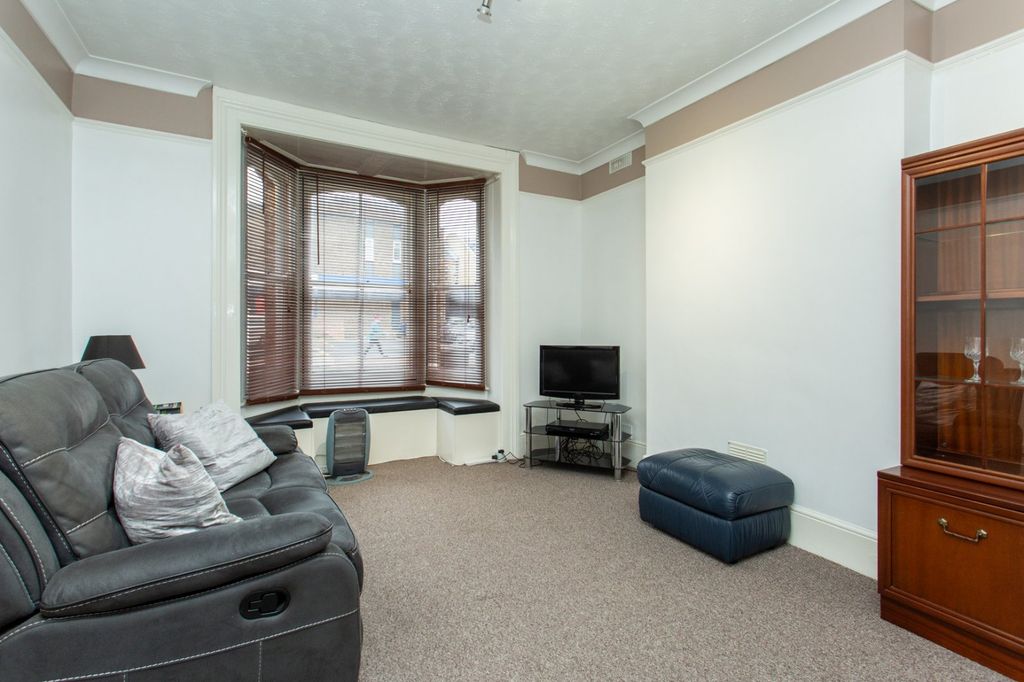 Property photo 2 of 9 Picture 2