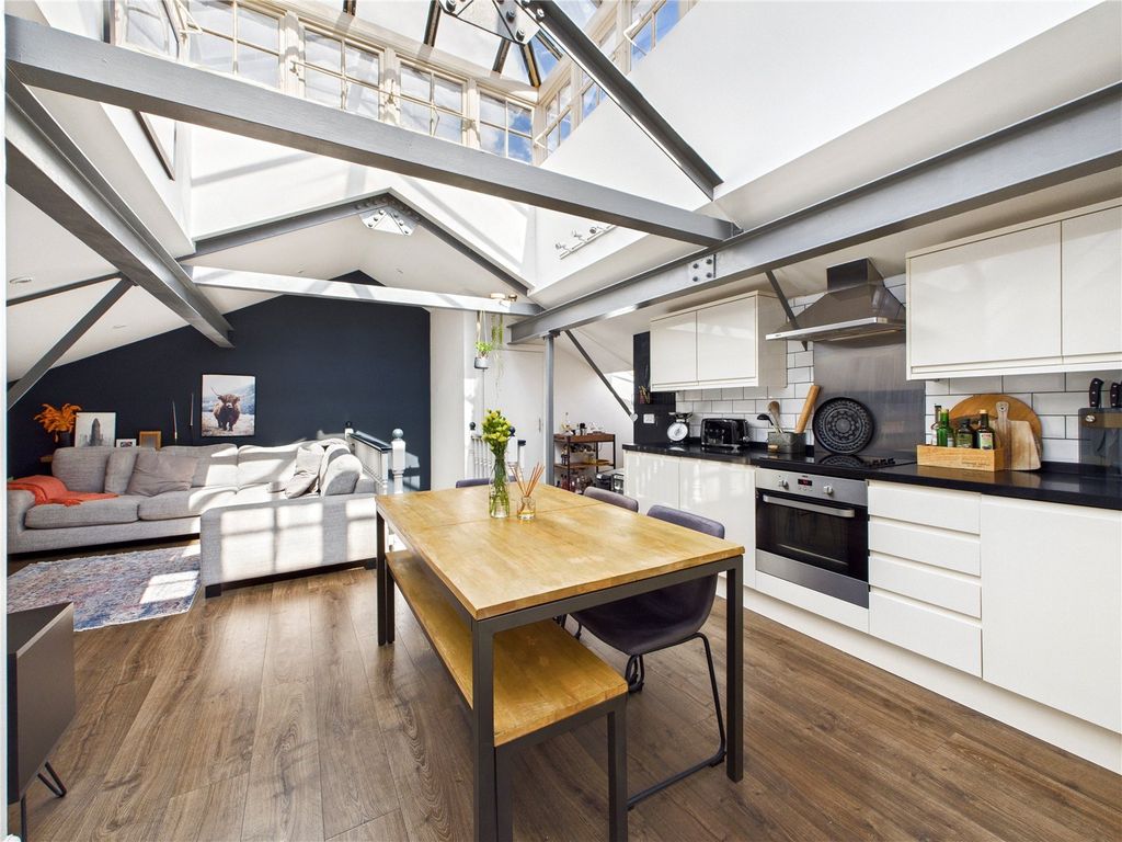 Property photo 1 of 21 1 - Kitchen/Diner/Lounge