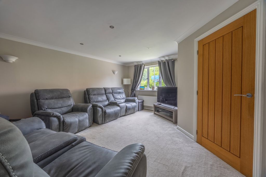 Property photo 3 of 42