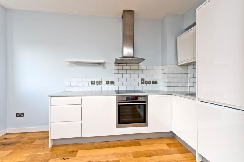 Property photo 3 of 9 Photo 7