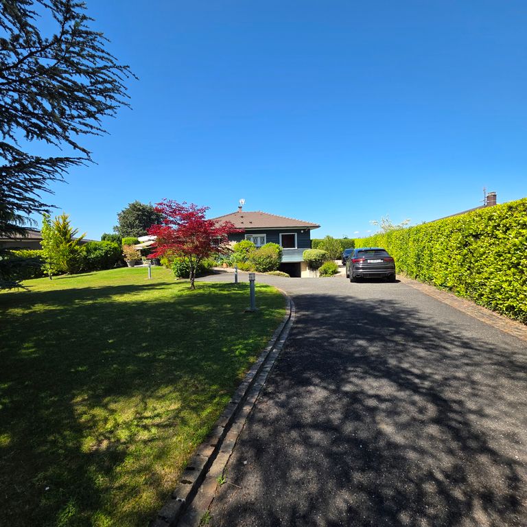 Property photo 3 of 45