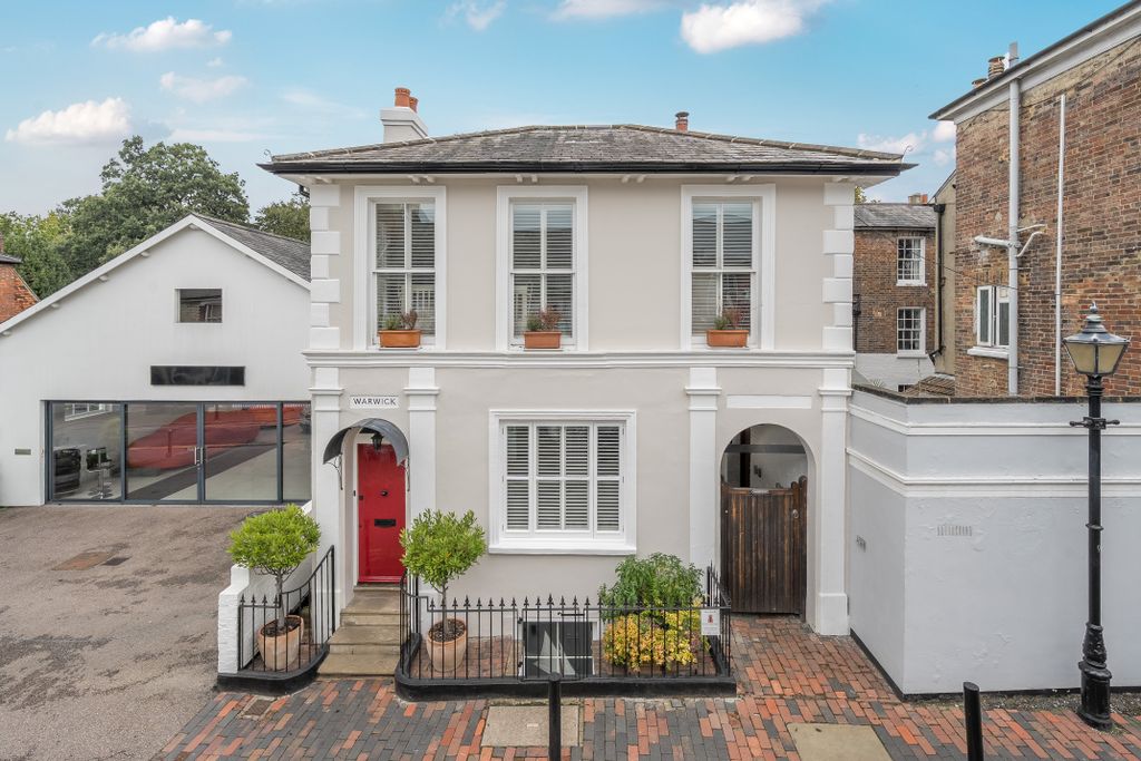 Property photo 1 of 17