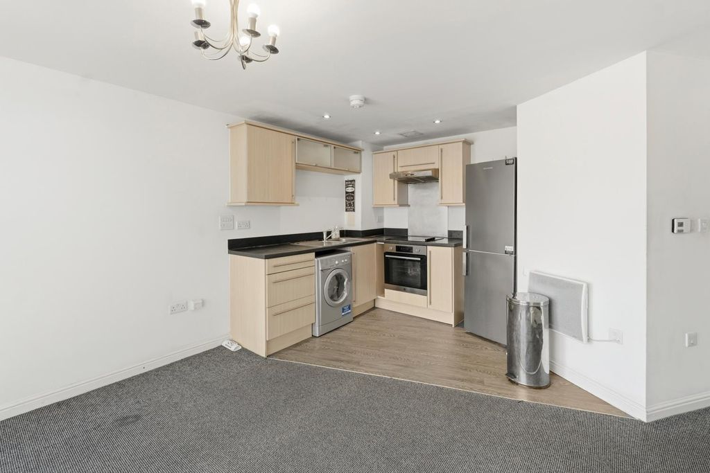 Property photo 3 of 8 Open Plan