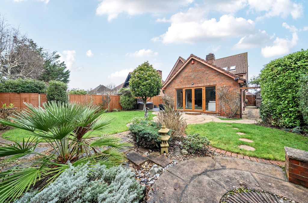 Property photo 1 of 18 1400840-26-696E0B...