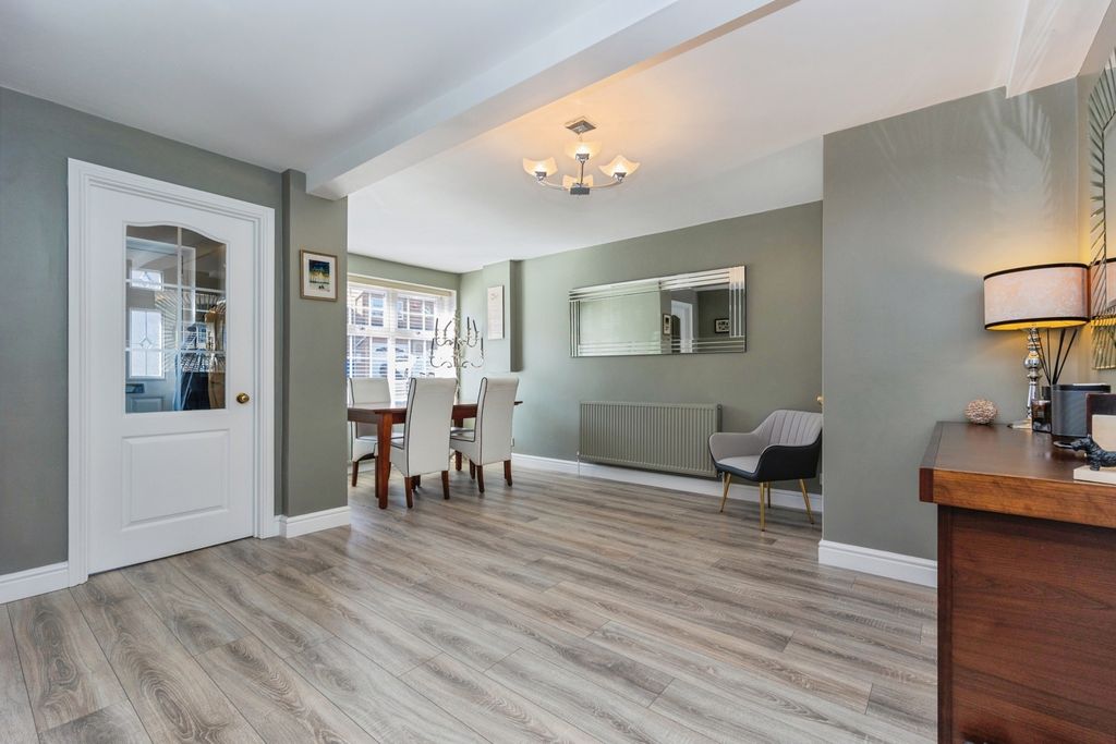 Property photo 3 of 20 Pbox-Img.Jpg