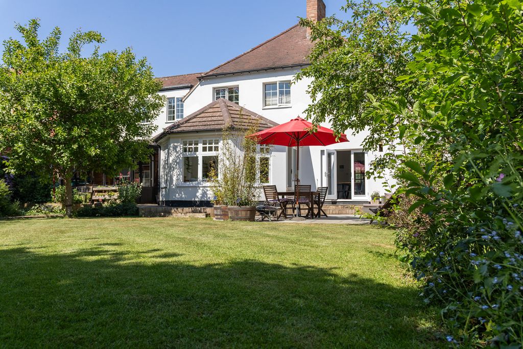 Property photo 2 of 36