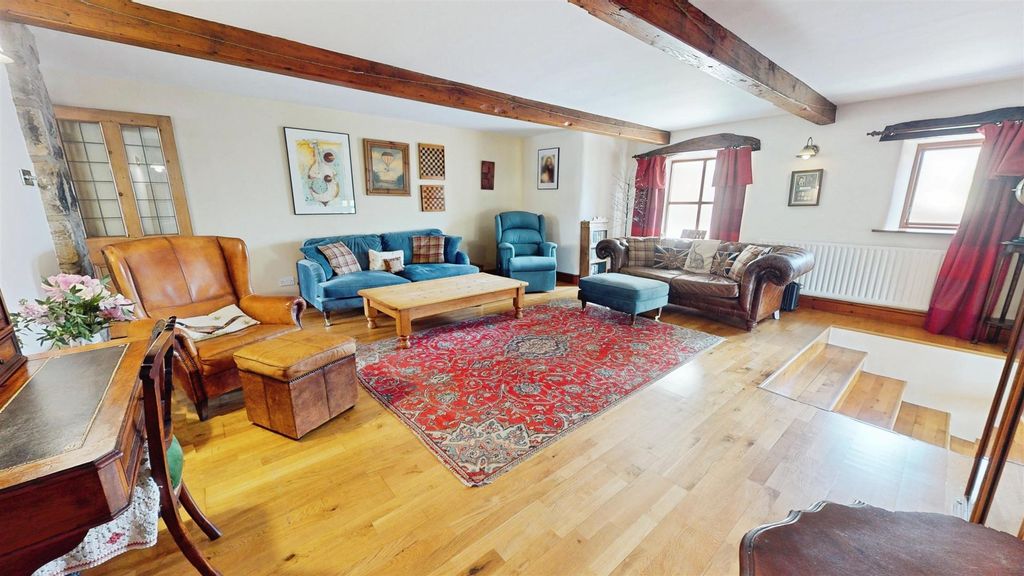 Property photo 2 of 47