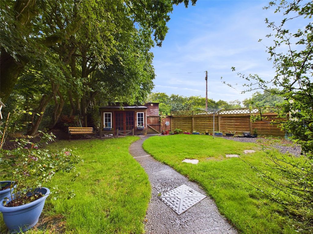 Property photo 2 of 22 Picture No. 16