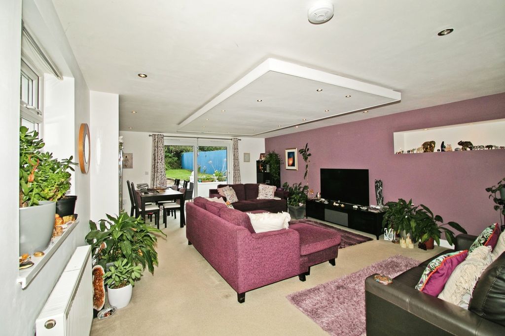 Property photo 2 of 21 Pbox-Img.Jpg