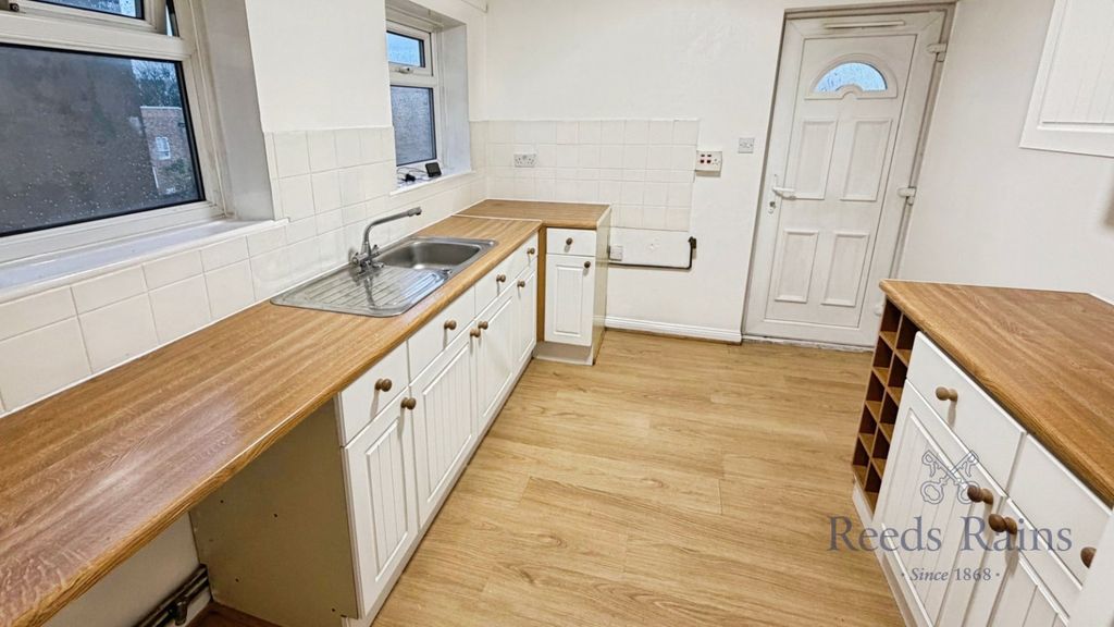 Property photo 3 of 6 Picture No. 13