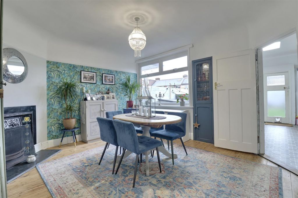 Property photo 3 of 21 7Fce236B-D696-4D5E-9B9D-Ddb61731D3Fb_1_201_A.Jpeg