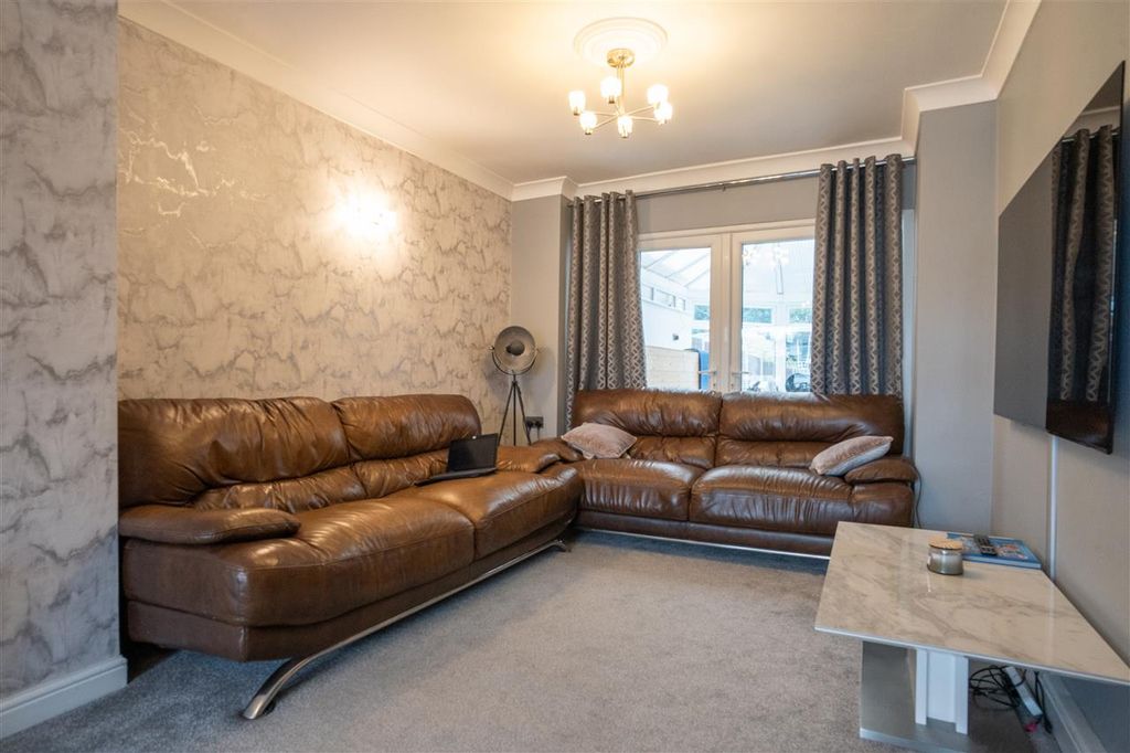 Property photo 3 of 26