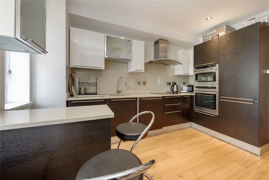 Property photo 2 of 10 Kitchen