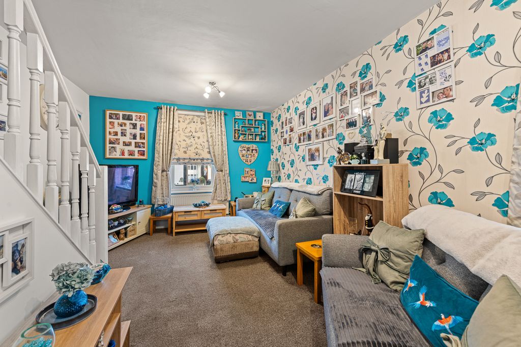 Property photo 3 of 11