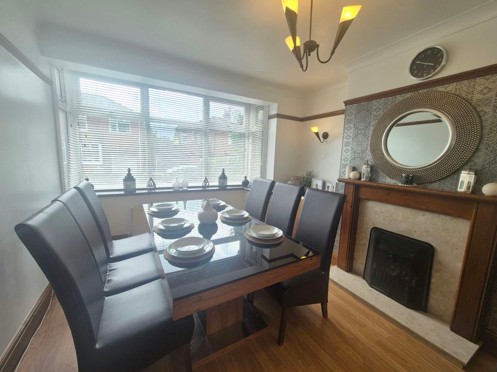 Property photo 3 of 15 Dining Room
