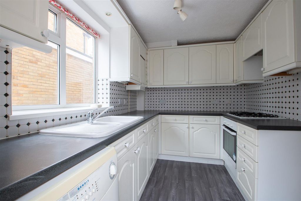 Property photo 2 of 17 123Cott1_12.Jpg