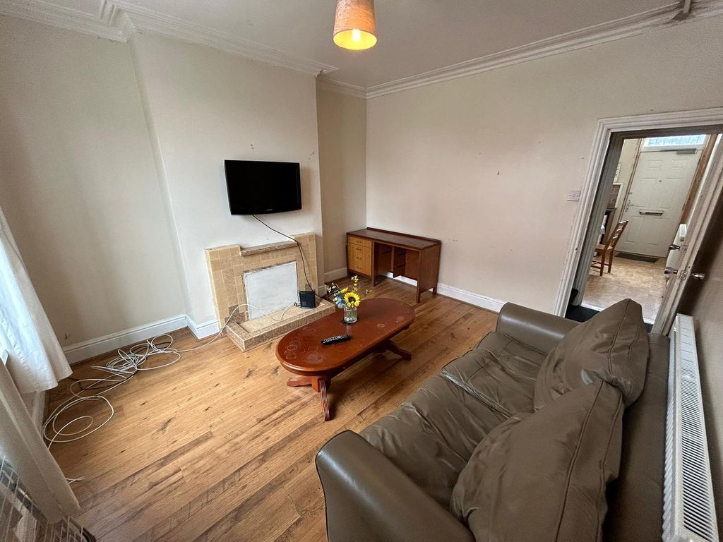 Property photo 2 of 10 Picture No. 04